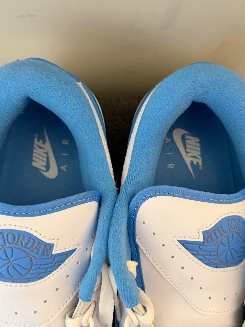 Air Jordan 2 Retro Low UNC University Blue White Men’s size 11